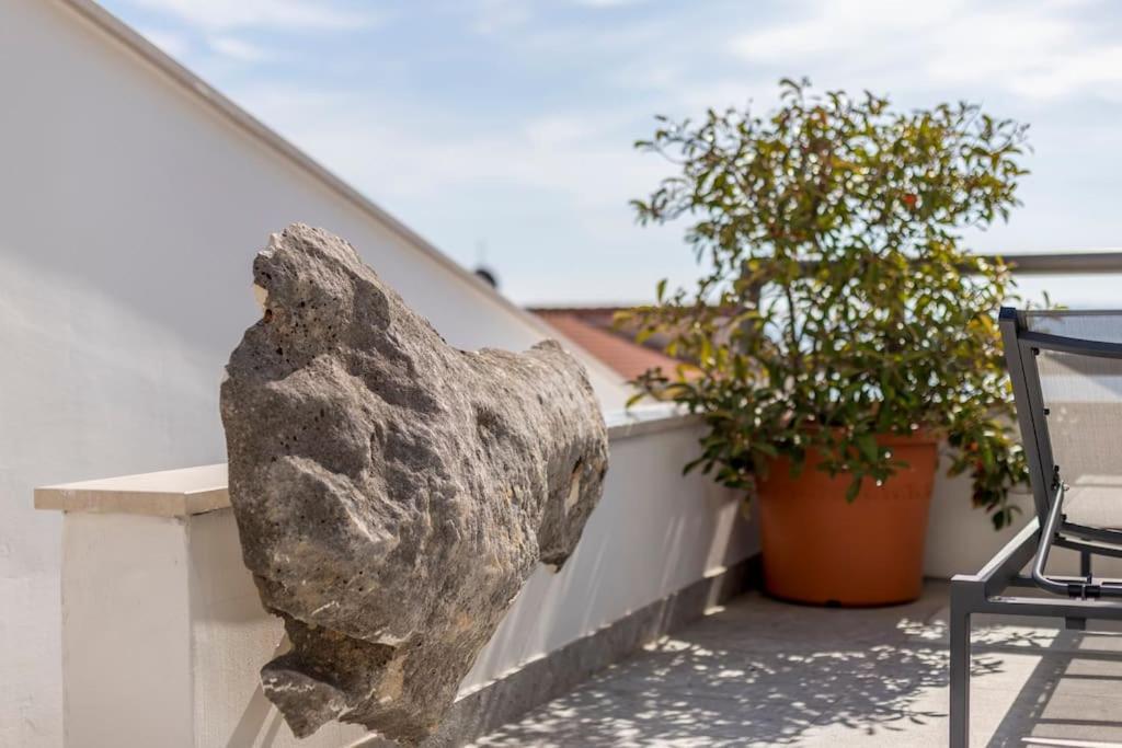 Holiday Home Lolina,Sea On A Palm! Heated Pool Трогір Екстер'єр фото